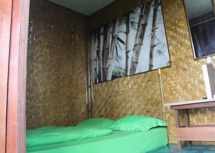 Bali Tree House Pelangi 民宿